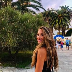 Meet your Posher, Angela